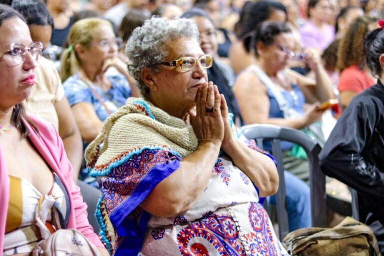 Senador Canedo fecha 2025 com avanço recorde em moradia e regularização; mais de 5 mil famílias receberam escritura