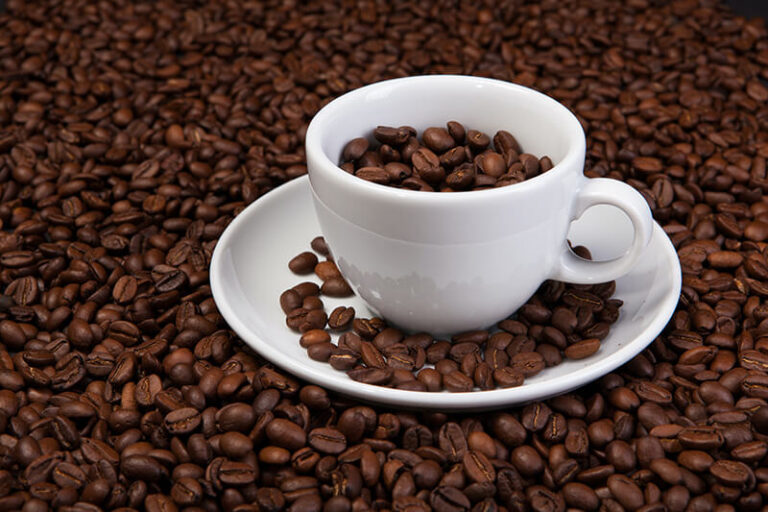 Café tem maior alta da cesta básica em 2025, e preço deve manter patamar atual, diz indústria
