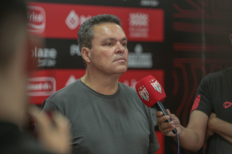 Presidente do Atlético critica emissora e horários de jogos na Série B: “Falta de bom senso”