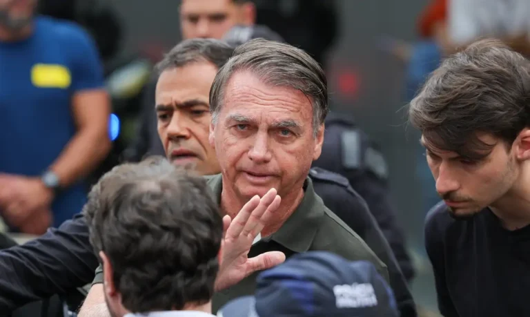 Maioria dos brasileiros defende prisão domiciliar de Bolsonaro, aponta Datafolha