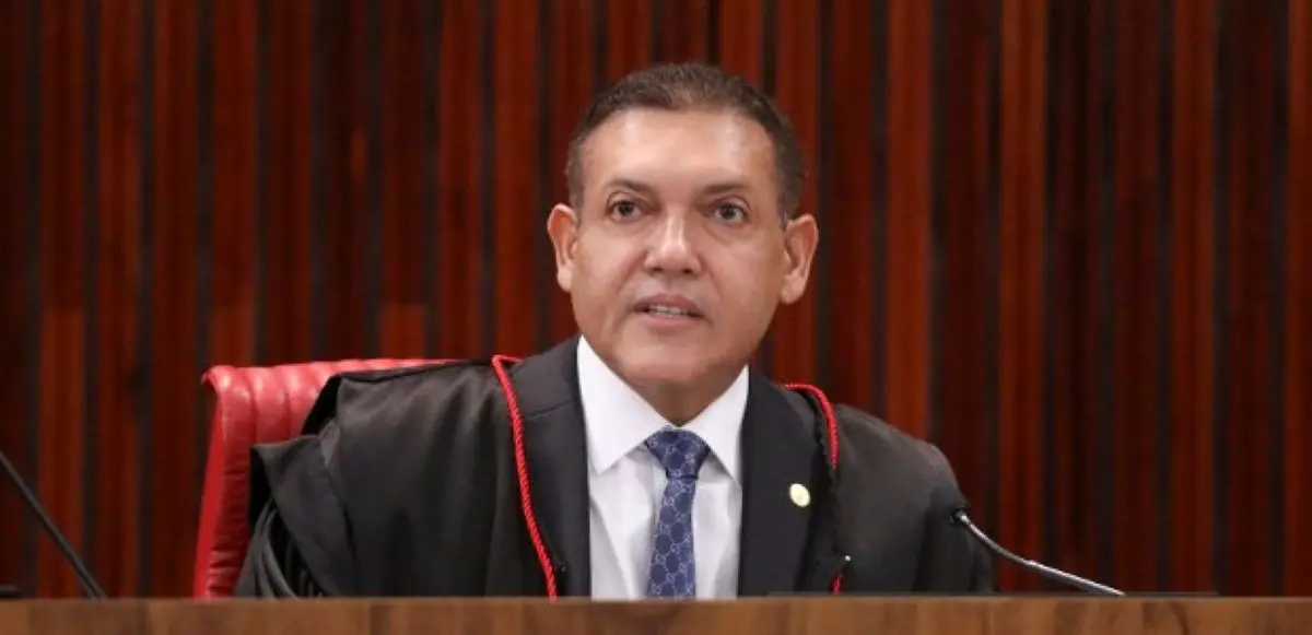 TSE suspende sistema Filia após mudanças em filiações de Flávio Bolsonaro e Lula