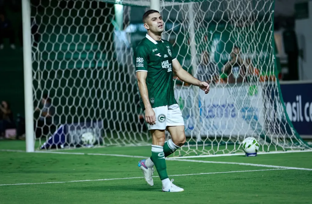 Gegê aponta desatenção no gol do Atlético-GO e destaca dificuldades enfrentadas pelo Goiás