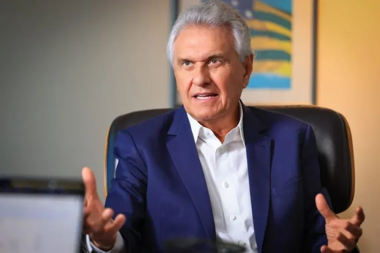 Caiado classifica cancelamento de debate presidencial como “golpe à democracia” após ausência de Lula e Flávio Bolsonaro
