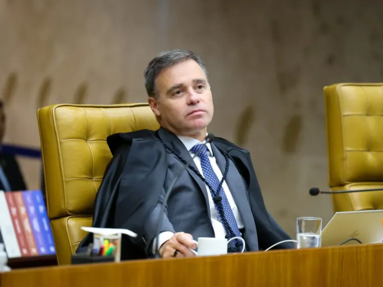 Mendonça derruba sigilo do caso Master a pedido de Fachin