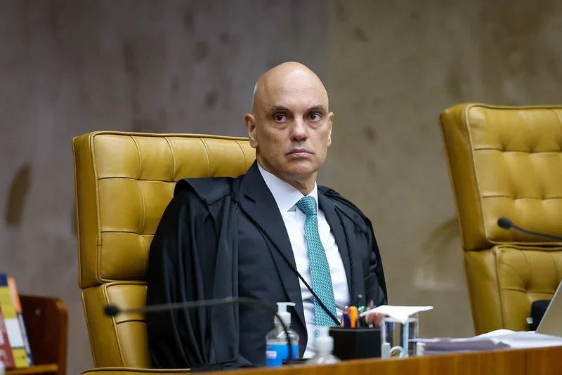 Moraes escala crise e usa inquérito das fake news para retaliar Mendonça