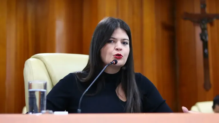 CNJ suspende determinação do TRE-GO e Aava Santiago retorna à Câmara para votação da Mesa