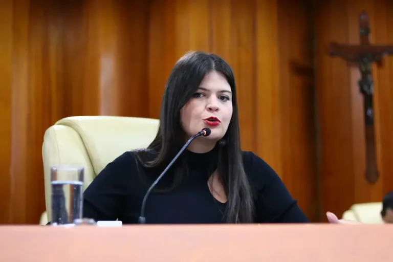 CNJ suspende determinação do TRE-GO e Aava Santiago retorna à Câmara para votação da Mesa