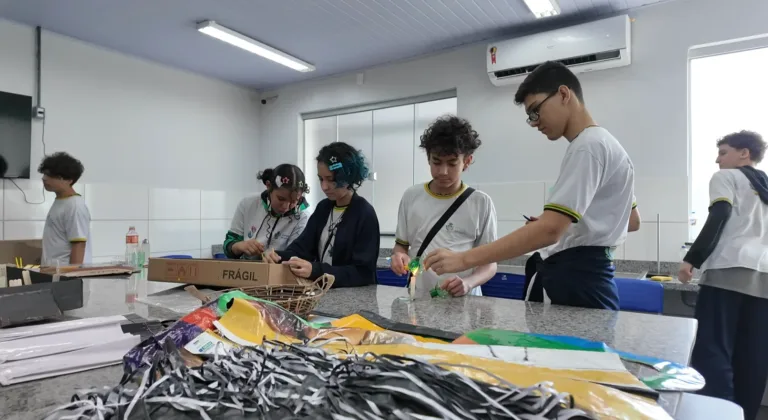 Do lixo ao brinquedo: como estudantes transformaram um problema em solução?