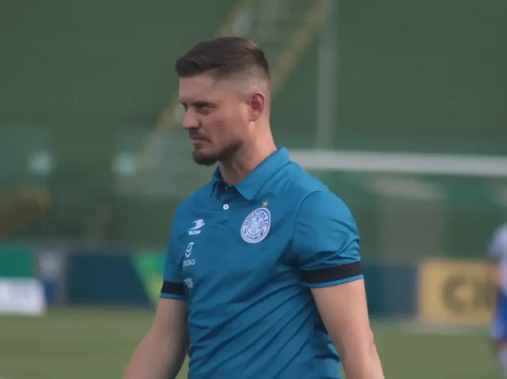 Técnico que conquistou acesso com o Goianésia, vai comandar o Rio Verde no Goianão 2027